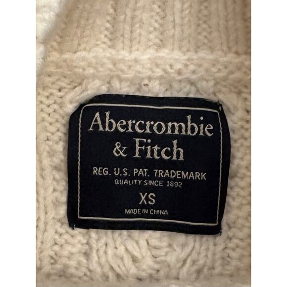 Abercrombie Fitch Women’s Cream Cable Knit Sweater Size XS Mock Neck Academia - Picture 2 of 4